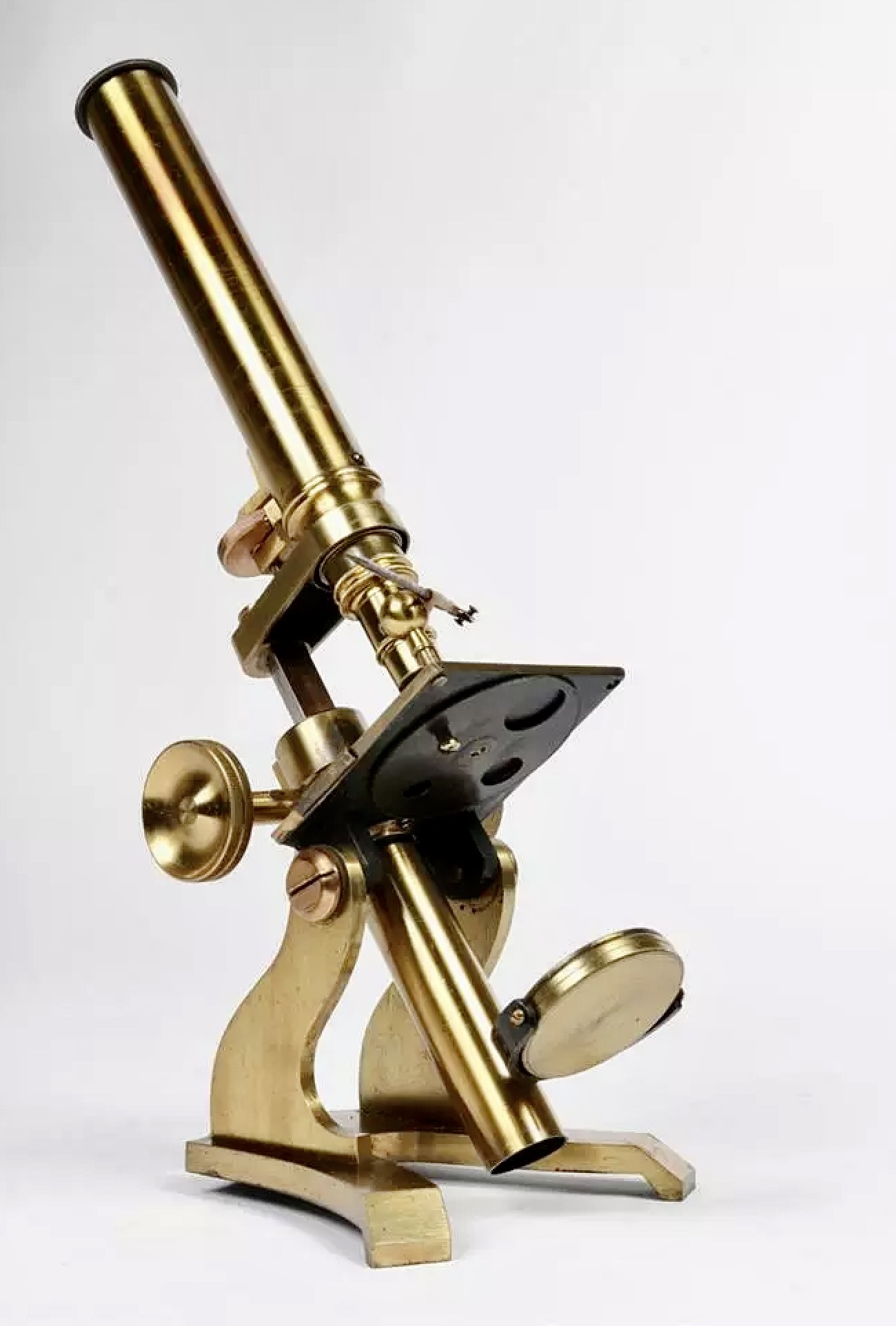12. Microscopio monocular simple. W. Johnson. Londres 1860. Modelo “Society of the Arts”.