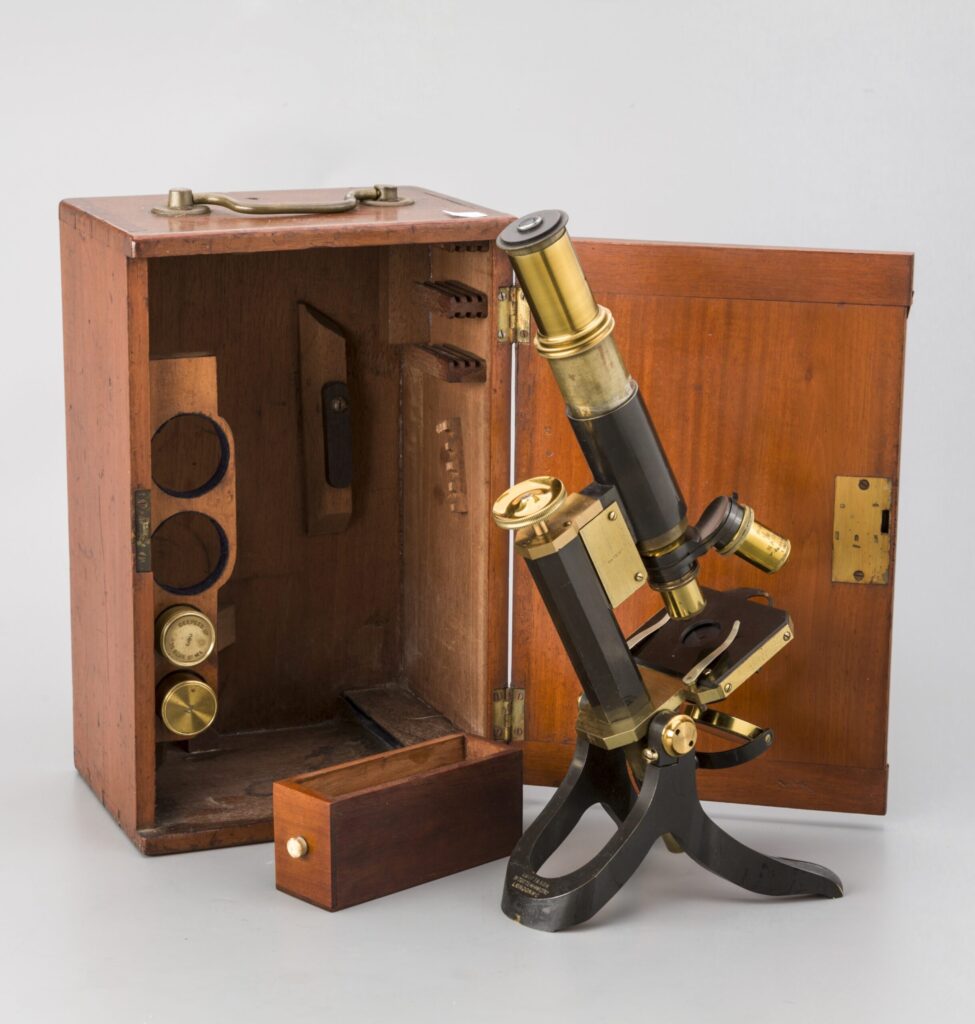 Microscopio monocular. J. Swift & Son. Londres. c.1870.