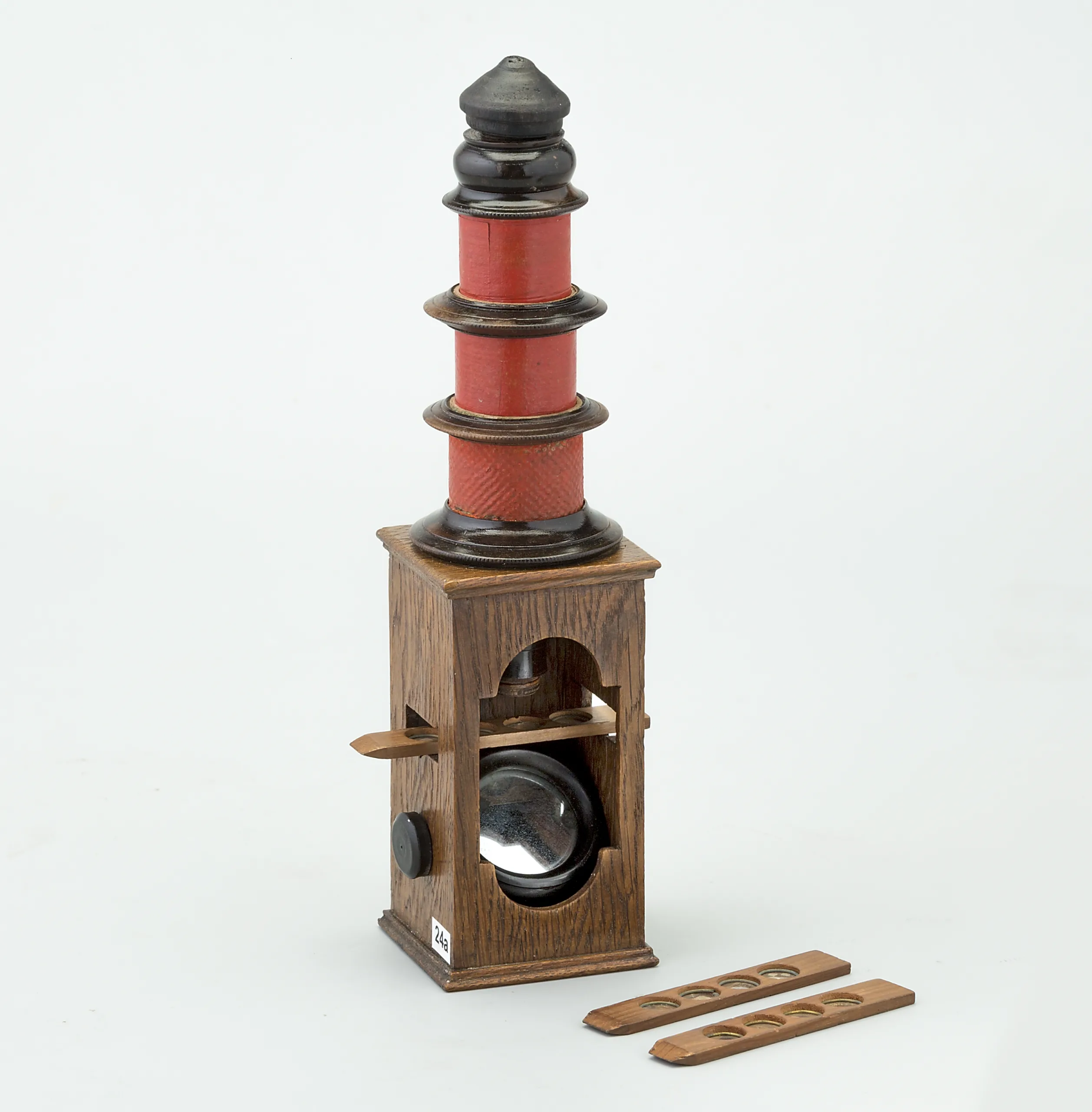 24a. Microscopio tipo Nuremberg. Alemania. c.1750. Fabricante J.FF.