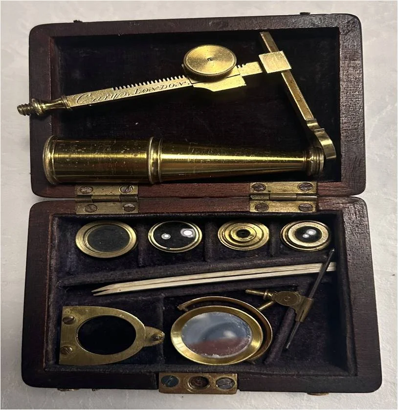 Microscopio de bolsillo. Cary-Gould. Londres. 1829.