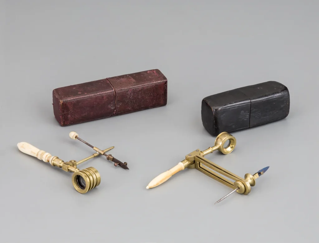 Lupa de bolsillo de mango de marfil. W.S. Jones. c.1879