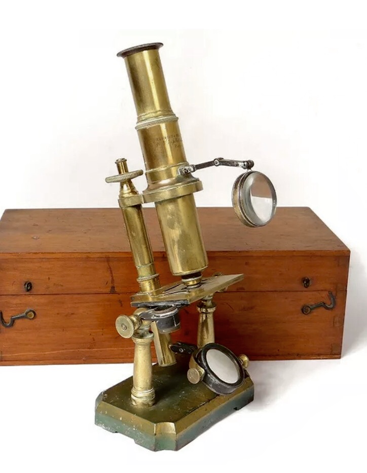 Microscopio de doble pilar. C. de Verick. Francia. 1850.