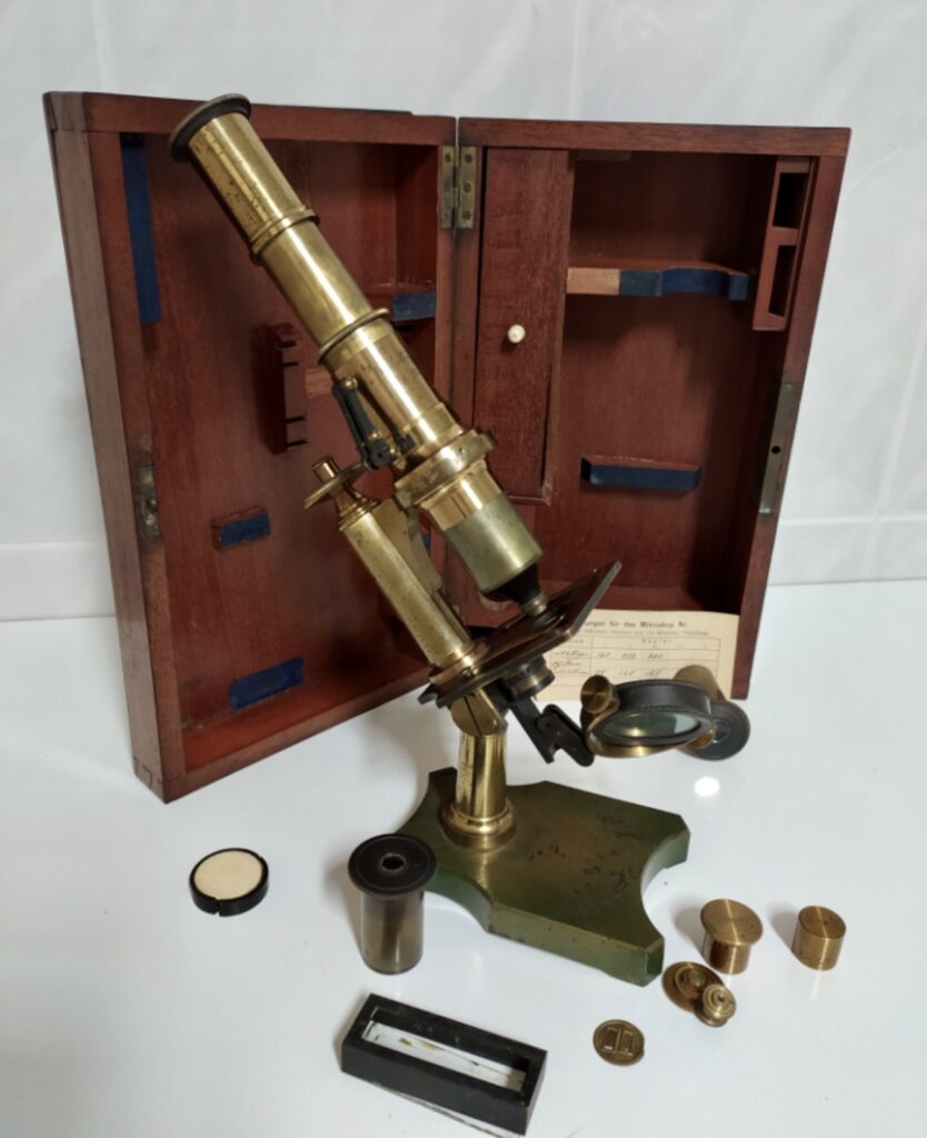 Monocular microscope J. J. Kipp. Delft. Holland. 1865.