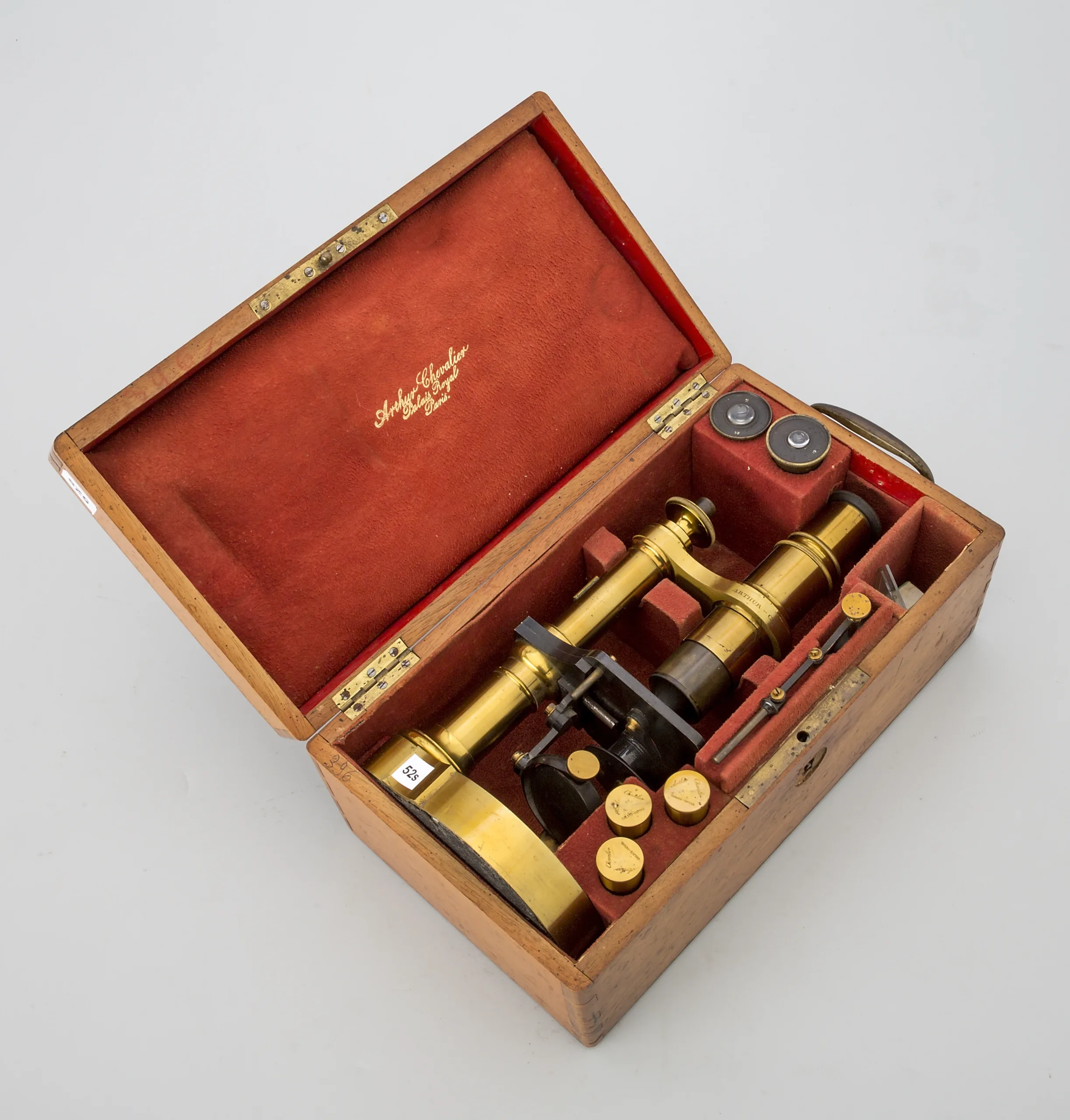 52s. Microscopio monocular Dr. Arthur Chevalier. Paris.1870.