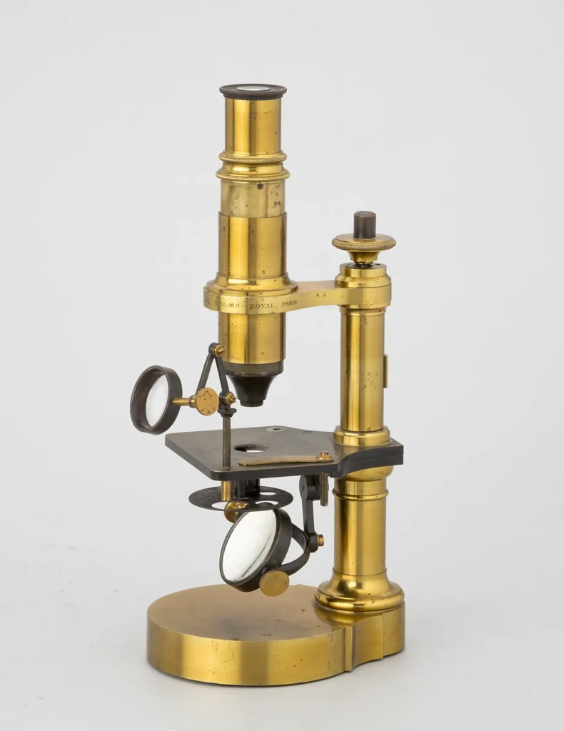 Microscopio monocular Dr. Arthur Chevalier. Paris.1870.