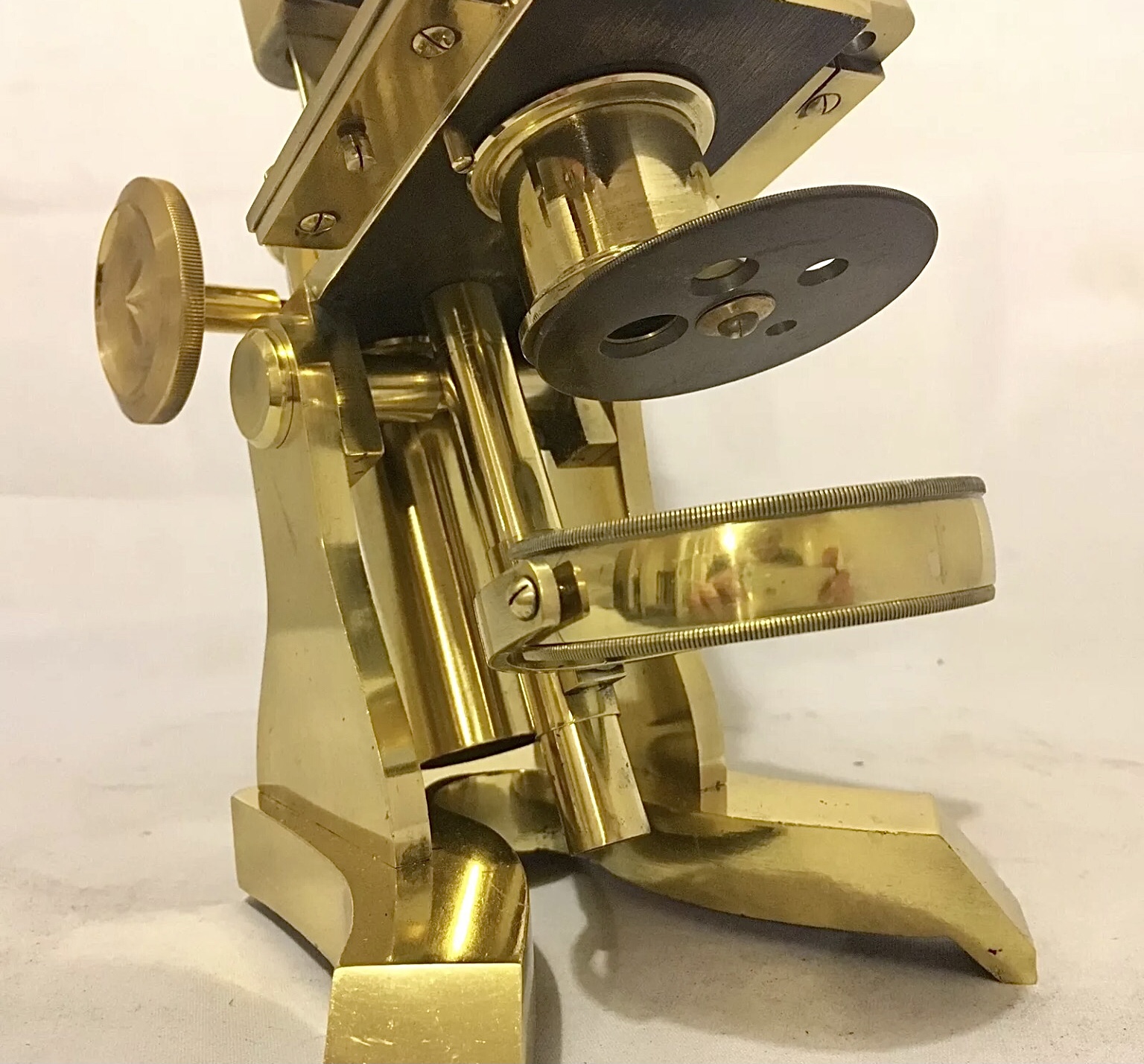 58. Gran microscopio monocular. Newton & Co. Londres.1840.3