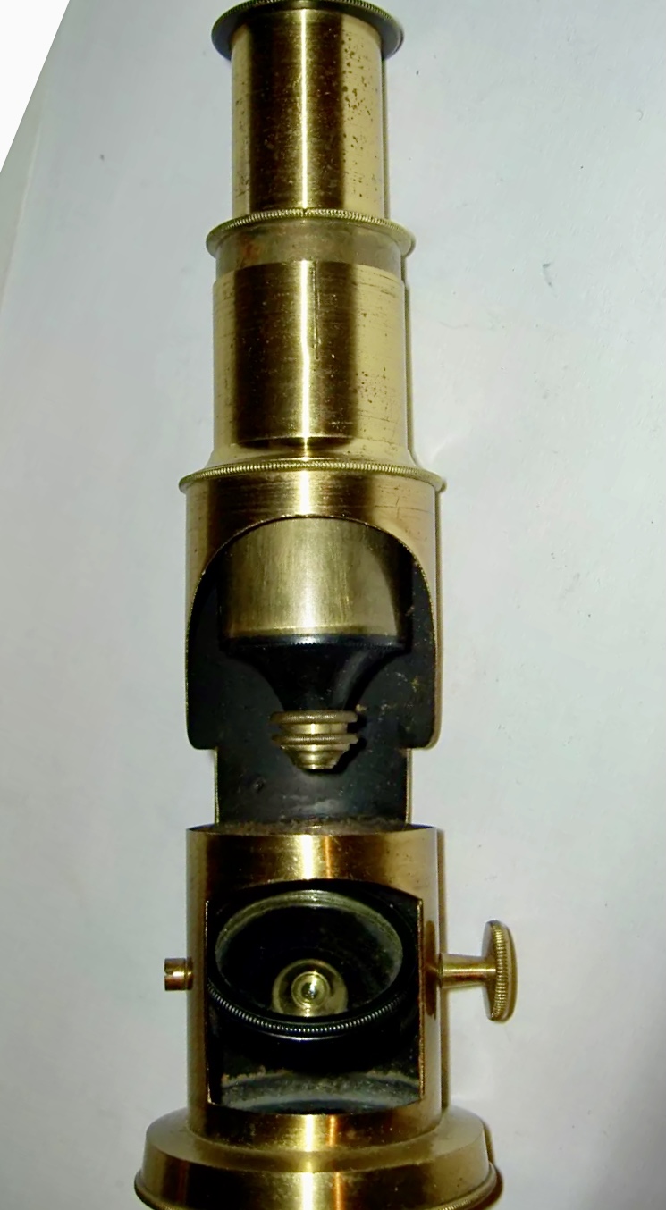 6. Microscopio de barril (barrel) o sistema de tambor (Drum). Fabricante desconocido