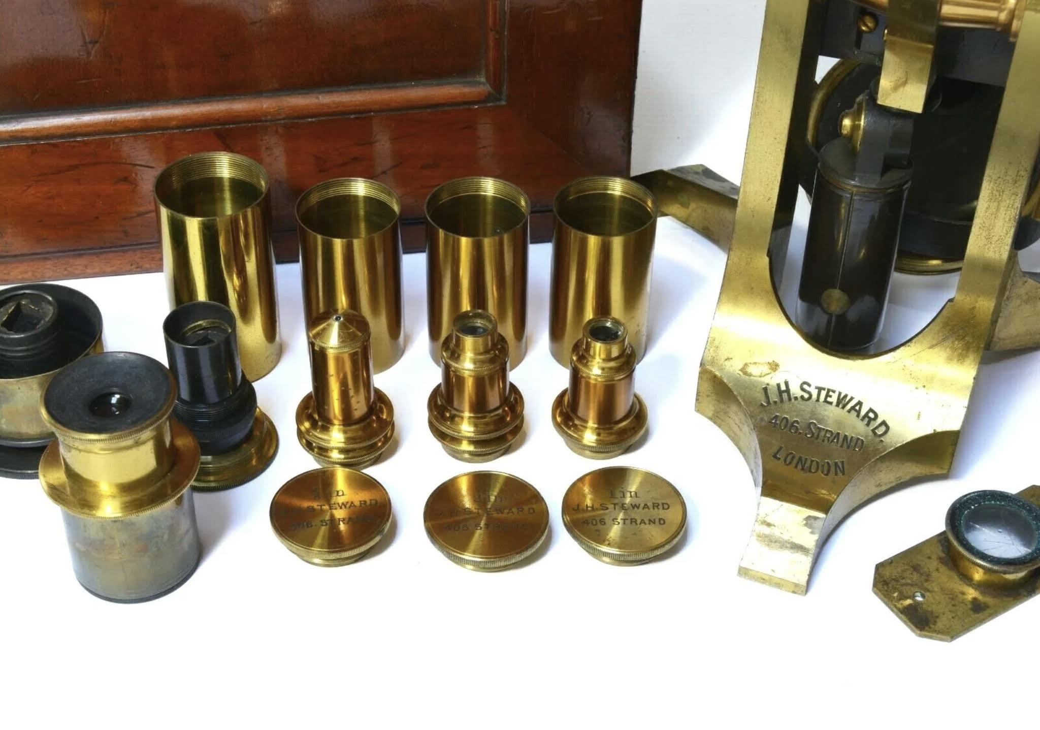 63. Microscopio monocular Grand Steward. Londres. c. 1857.2