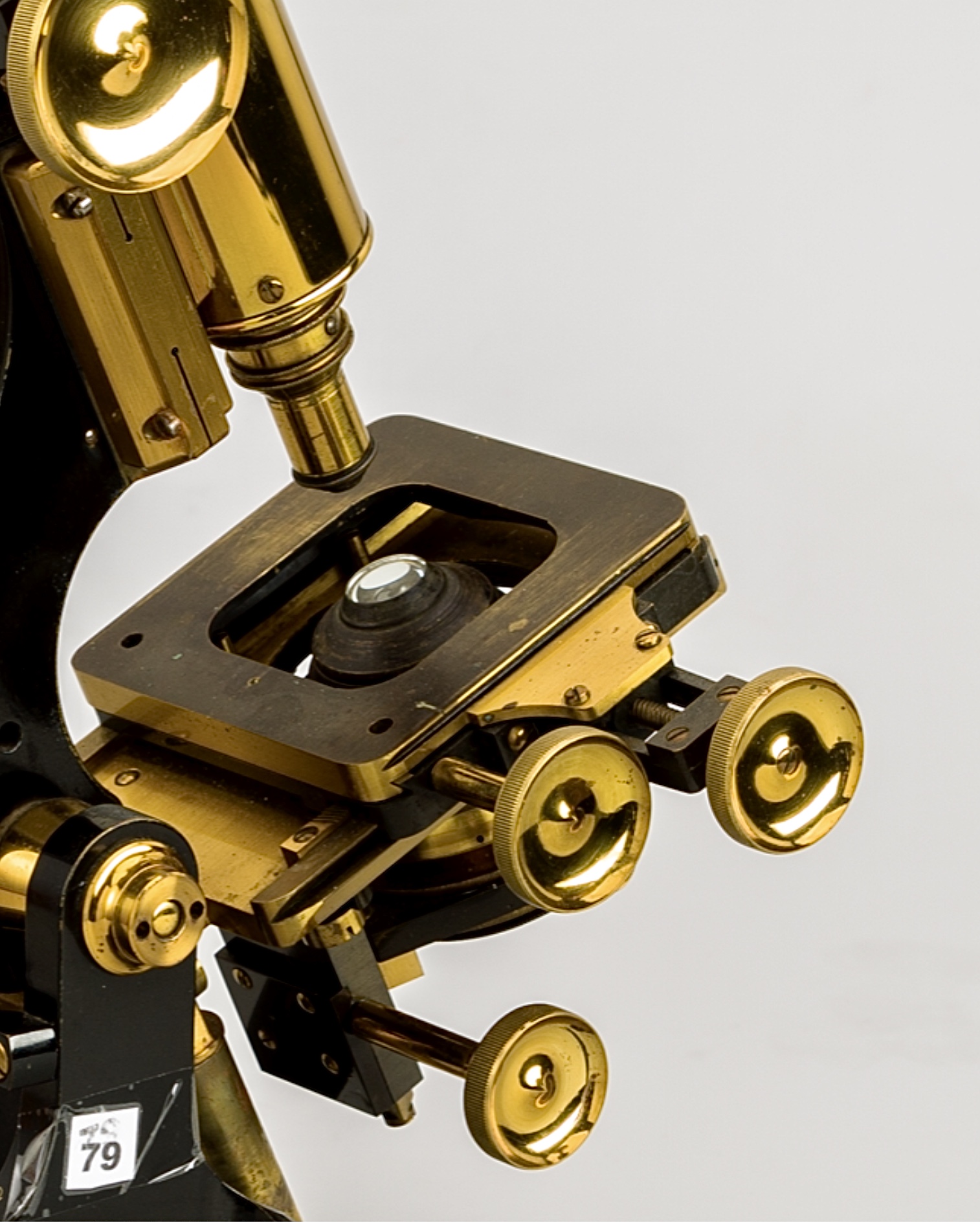 79. Gran microscopio monocular mineralógico. W. Watson & son. Londres.2
