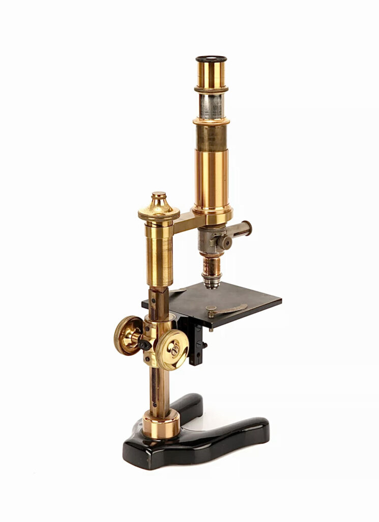 Microscopio metalúrgico Leitz. Londres. 1912.