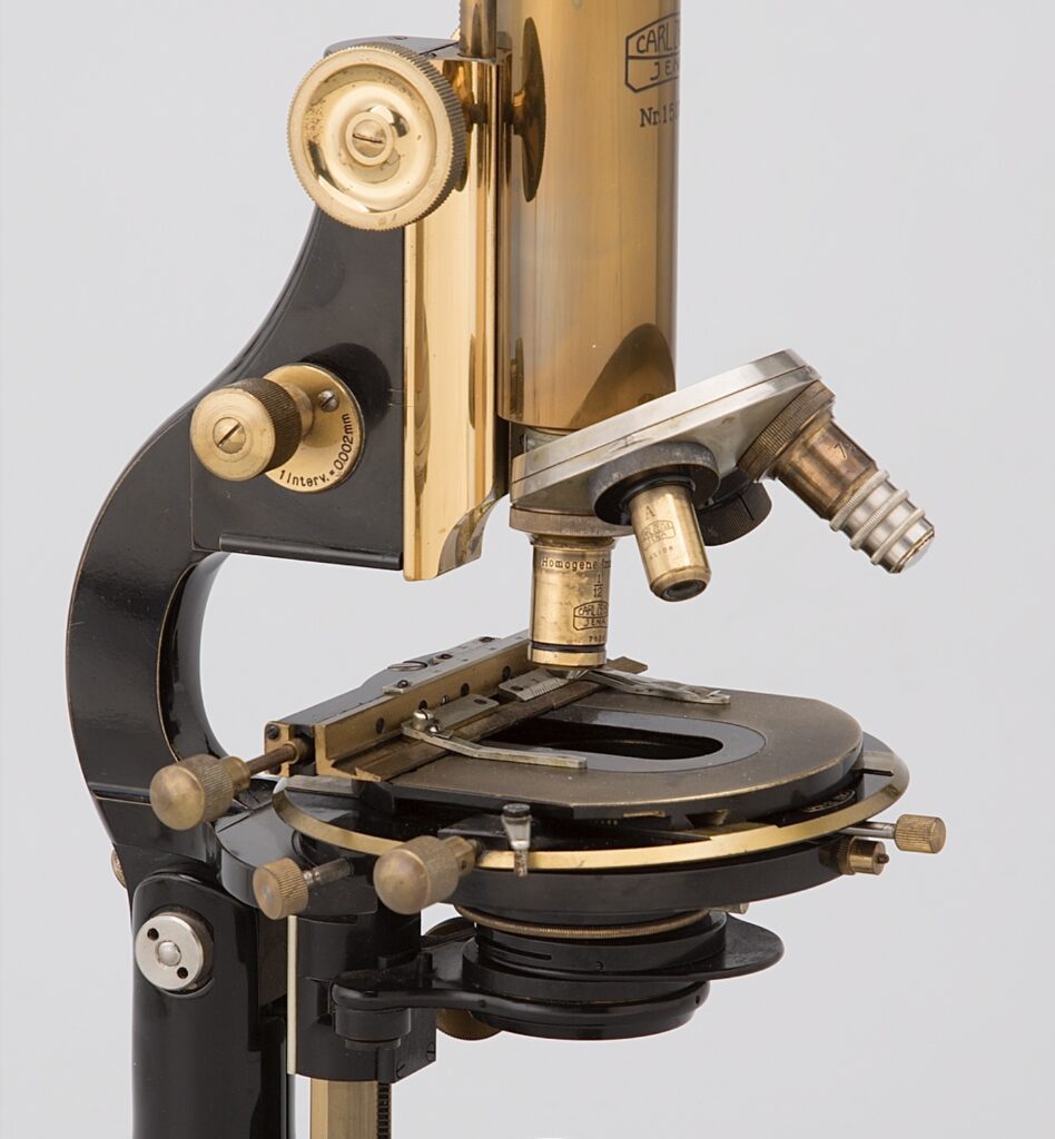 Carl Zeiss monocular microscope. Jena. c.1945.