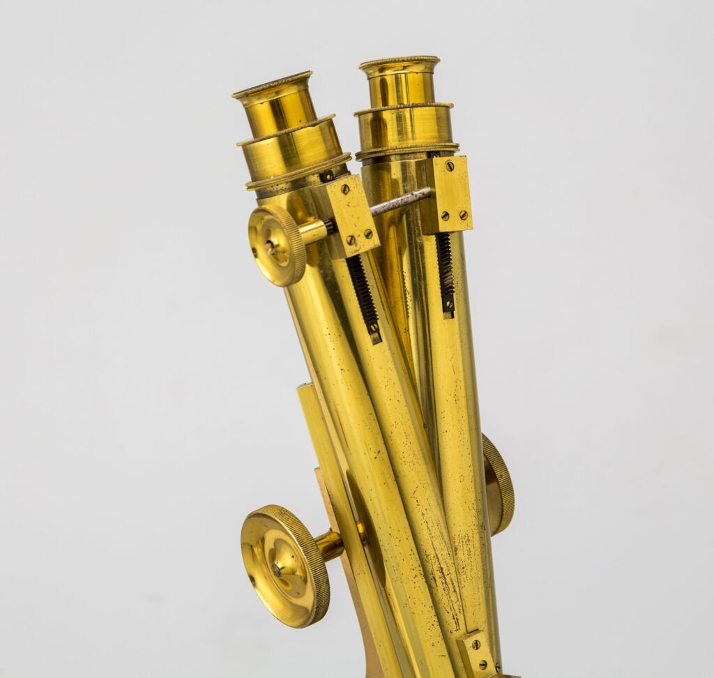 “Crouch Premium” Binocular Microscope. Henry Crouch. London. 1870.