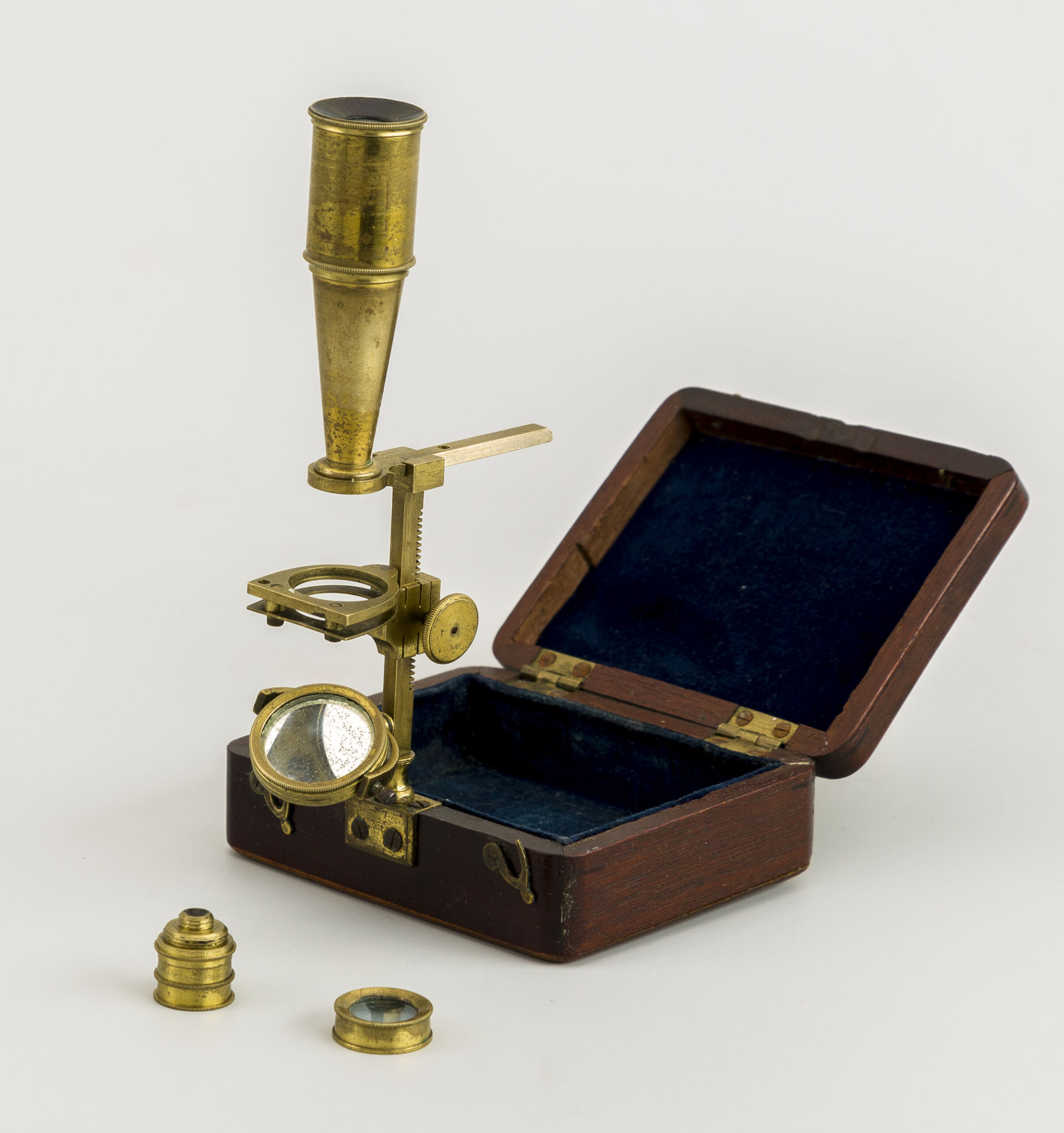 25. Pocket microscope. Cary-Gould. London. 1829.