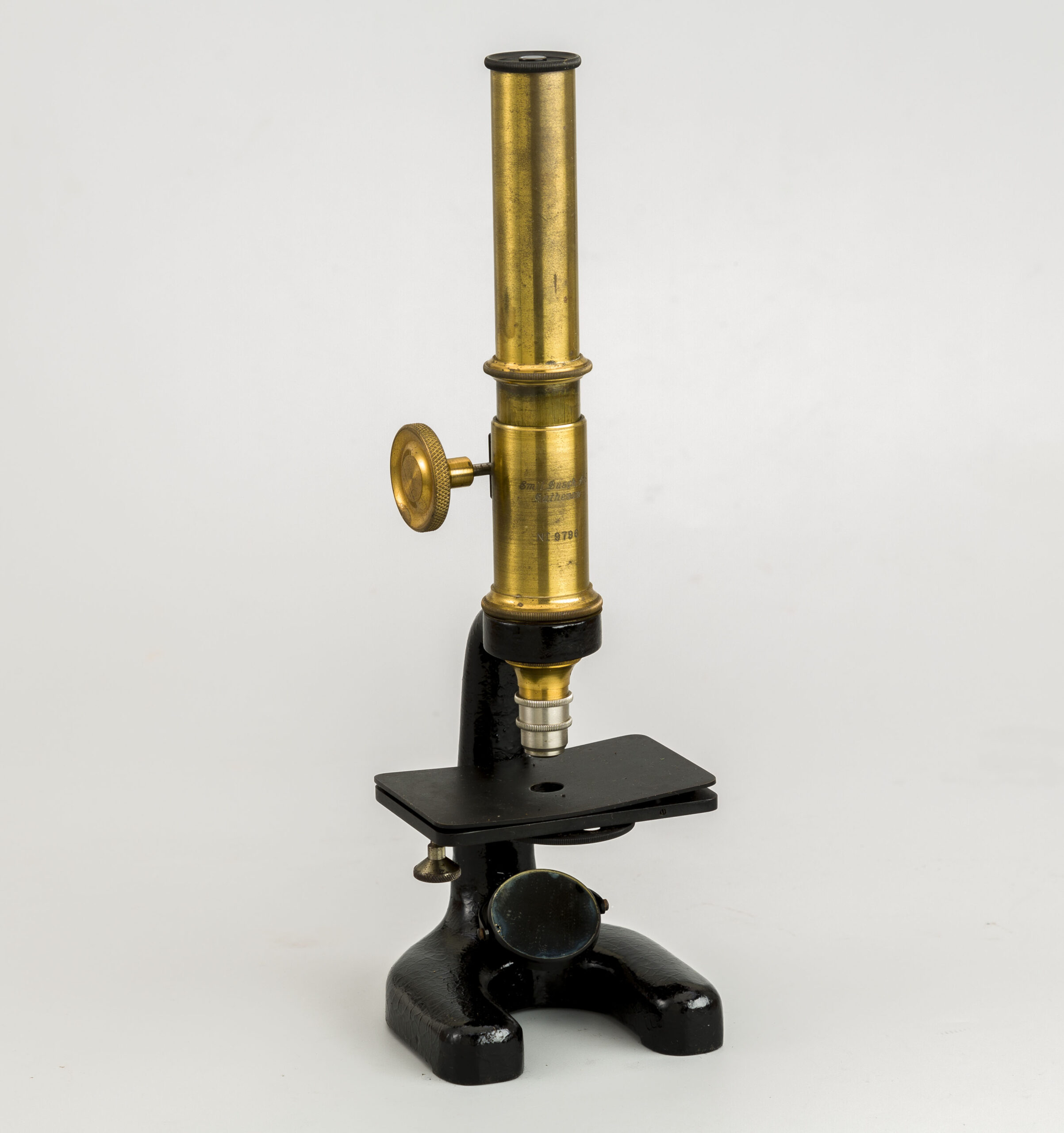 49. Microscopio monocular simple. Ernst Leitz. 1909
