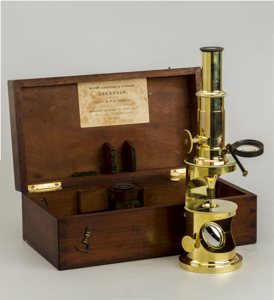 Microscopio de barril. Lerebours & Secrétan. Paris. c. 1840