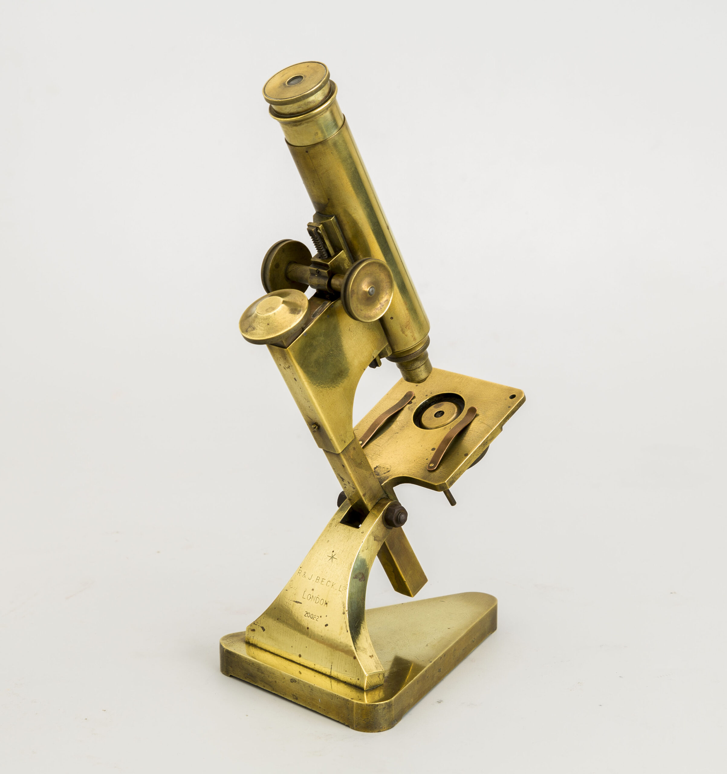 75b. Modelo Star dorado de Beck & Beck. 1893