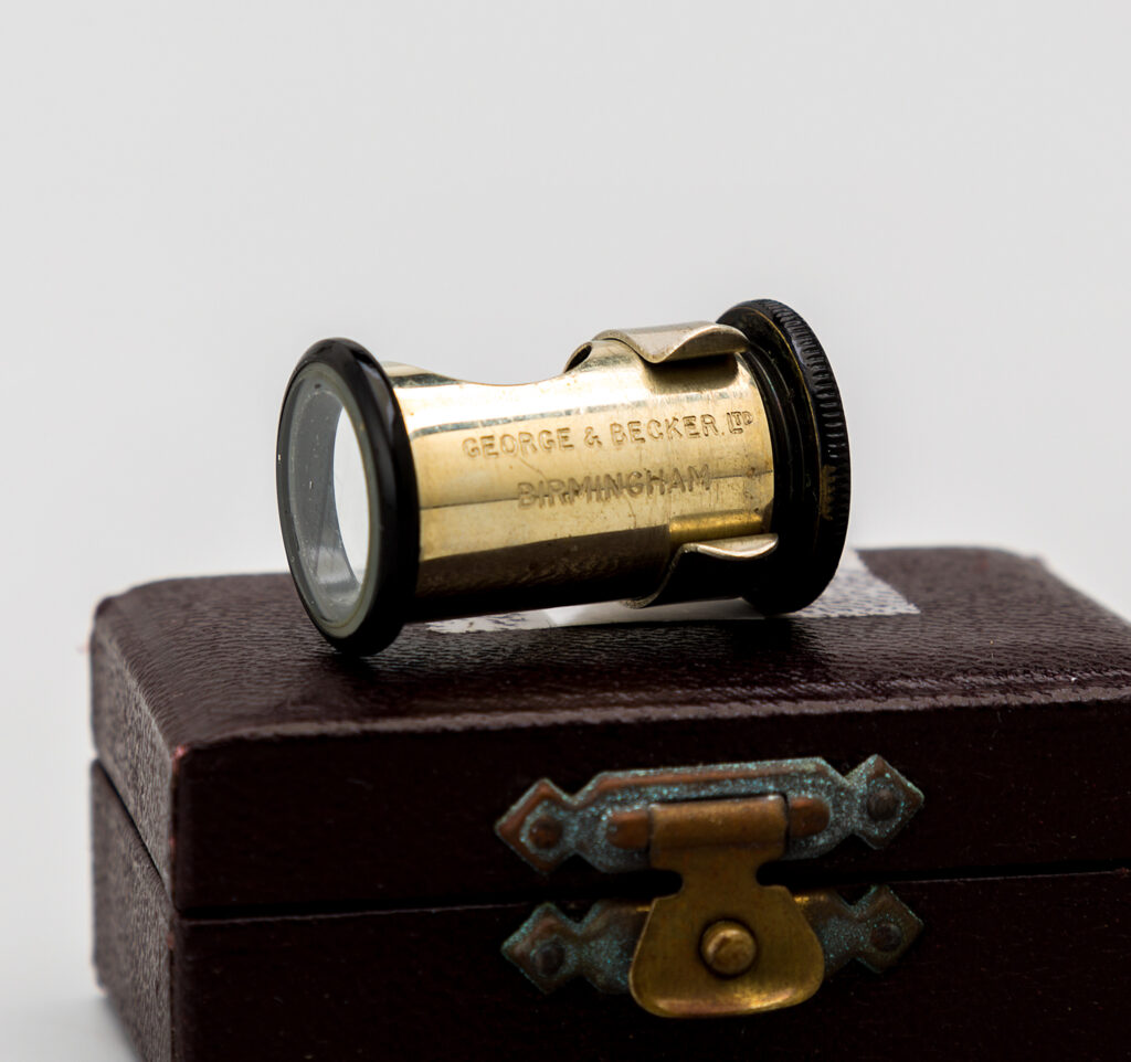 Pequeño Microscopio simple. George&Becker. c.1870.