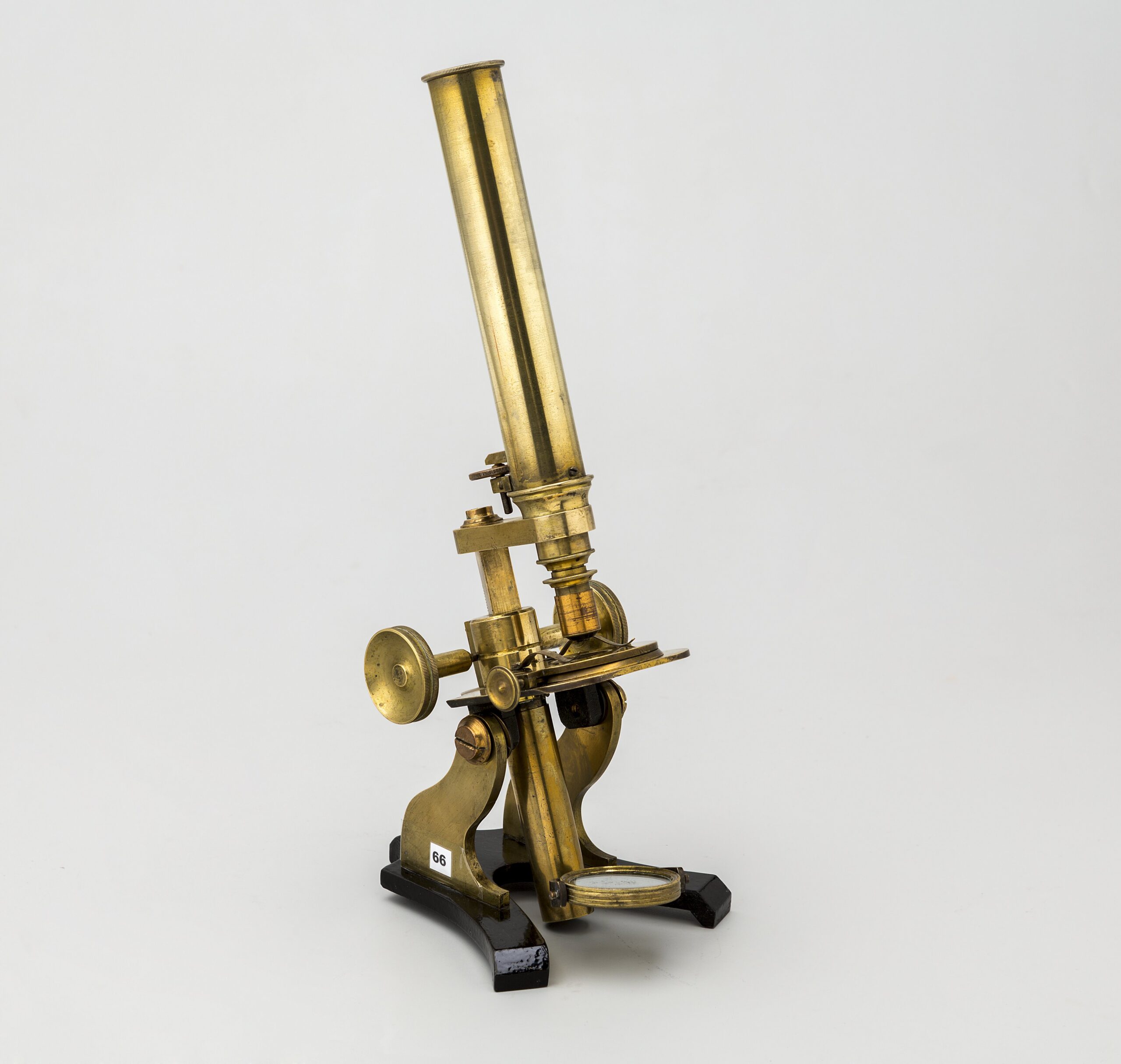 66. Microscopio monocular. J. Gargory. Birmingham. 1888