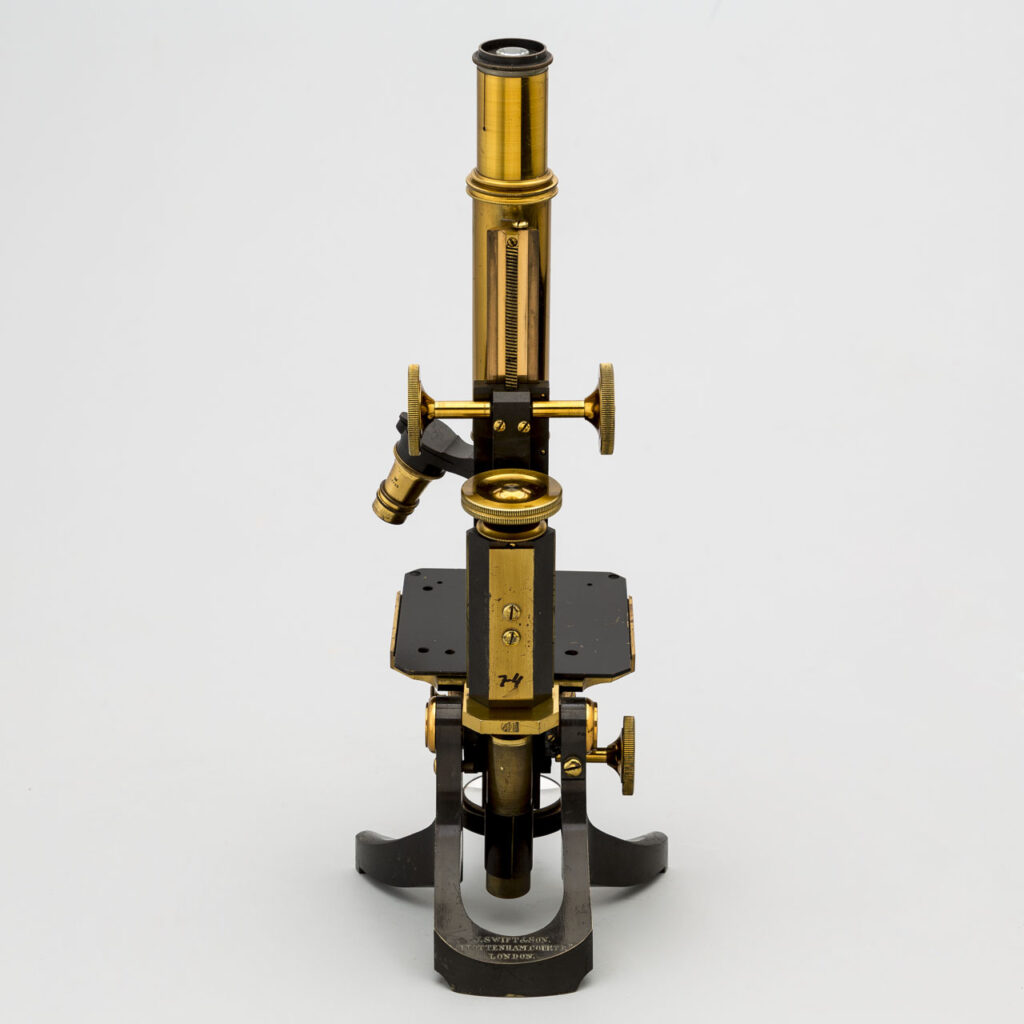 Microscopio monocular. Swift & son. Londres.